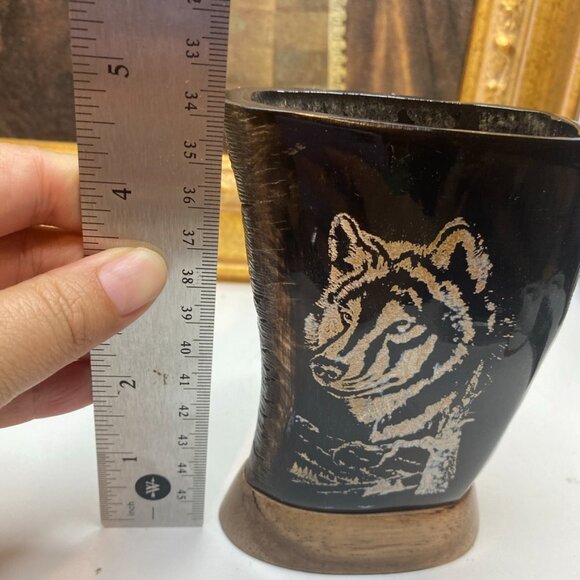 Wendake Buffalo Horn Pen Holder Etched/ Painted Wolf Design KC Gift Canada - Picture 9 of 10